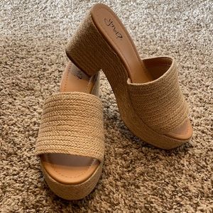 NWOT Rattan espadrilles